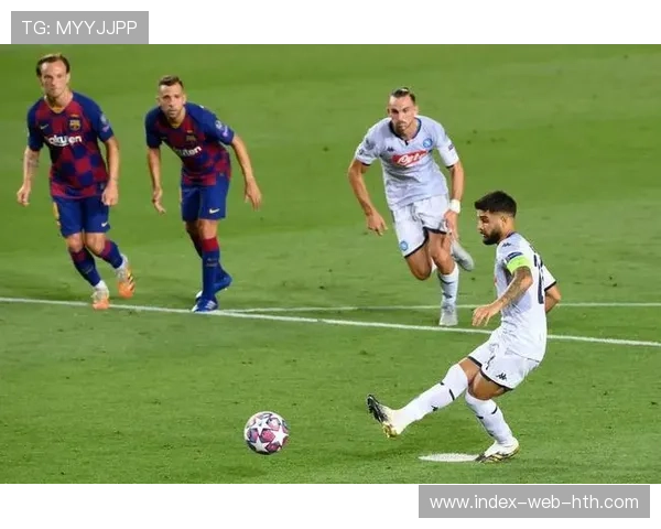 公牛靠武切维奇牵制对方禁区,芝加哥持续施压 公牛靠武切维奇牵制对方禁区,芝加哥持续施压